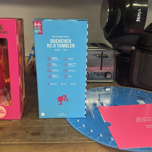 Stanley Barbie limited edition - Picture 3 of 5